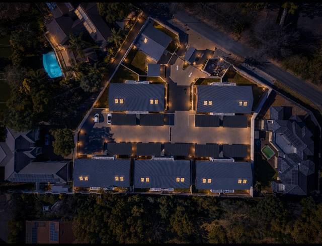 3 BEDROOM APARTMENT FOR SALE IN BRYANSTON
